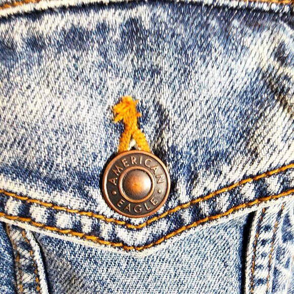 AE American Eagle Women's Jean Jacket Size XS Blue Denim Trucker Distressed - Picture 9 of 10